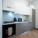 Cozy Two-room Flat In * ヴィチェンツァ