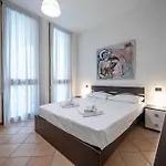 Cozy Two-room Flat In アパート