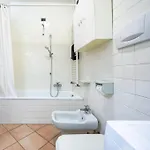 アパート Cozy Two-room Flat In ヴィチェンツァ