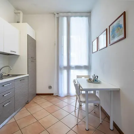 Апартаменты Cozy Two-room Flat In Виченца