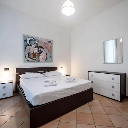 Cozy Two-room Flat In * Виченца