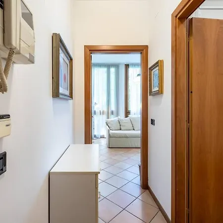 Апартаменты Cozy Two-room Flat In Виченца