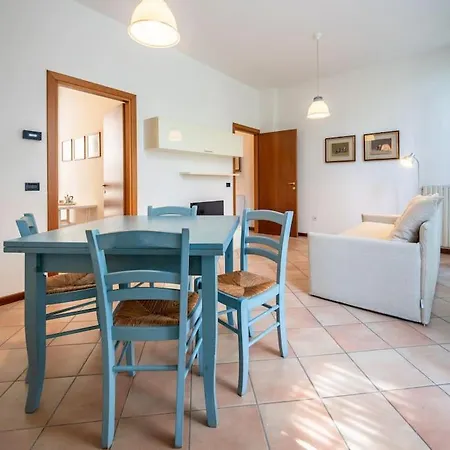 Cozy Two-room Flat In Lejlighed *