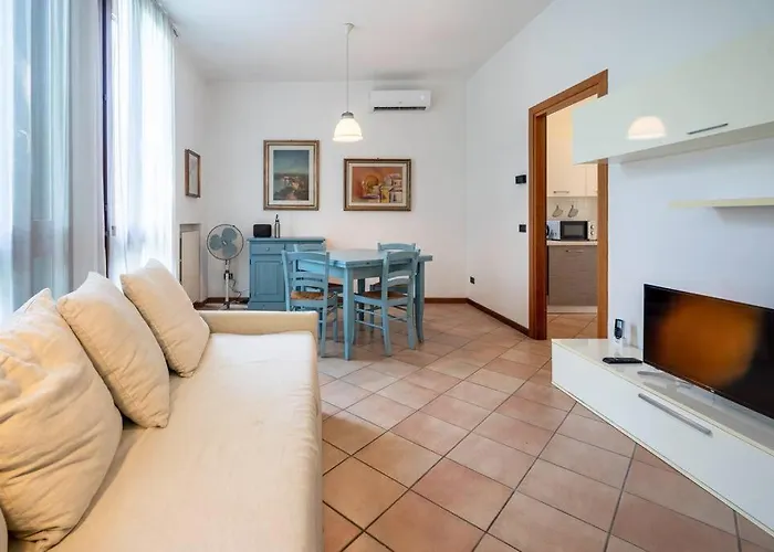 Cozy Two-room Flat In Lägenhet Vicenza
